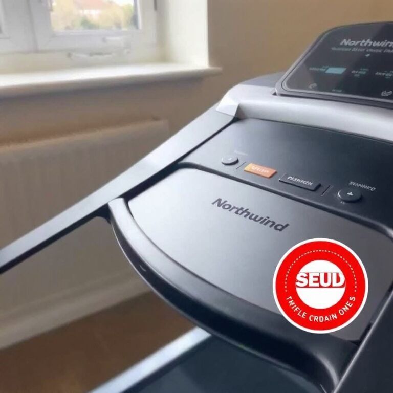 Treadmill, as new — view 2