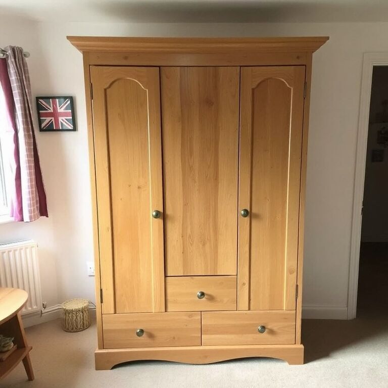 Wardrobe, well used — view 1