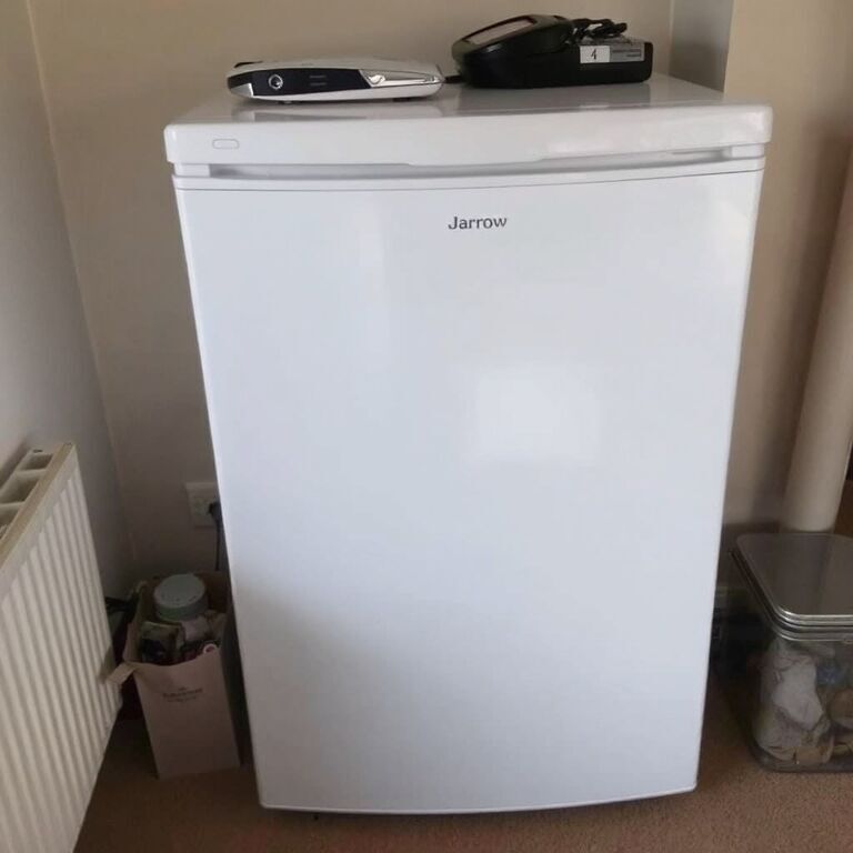 Fridge freezer, as new — view 1
