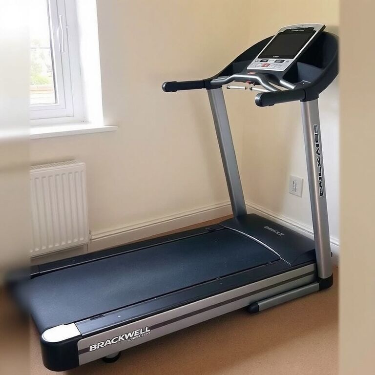 Treadmill, well used &mdash; view 1