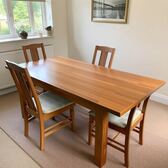 Dining table, good condition