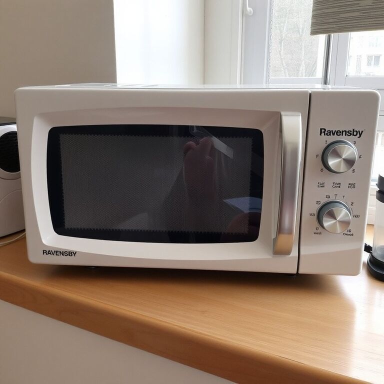Microwave, as new — view 1