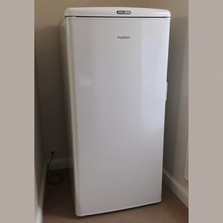 Fridge freezer, good condition &mdash; view 3