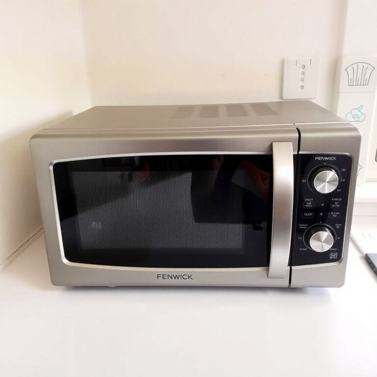 Microwave, boxed — view 1