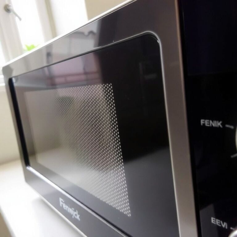 Microwave, boxed — view 2