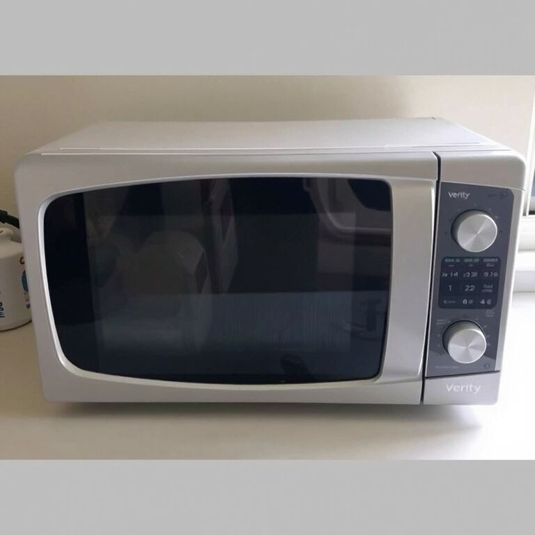 Microwave, well used &mdash; view 1