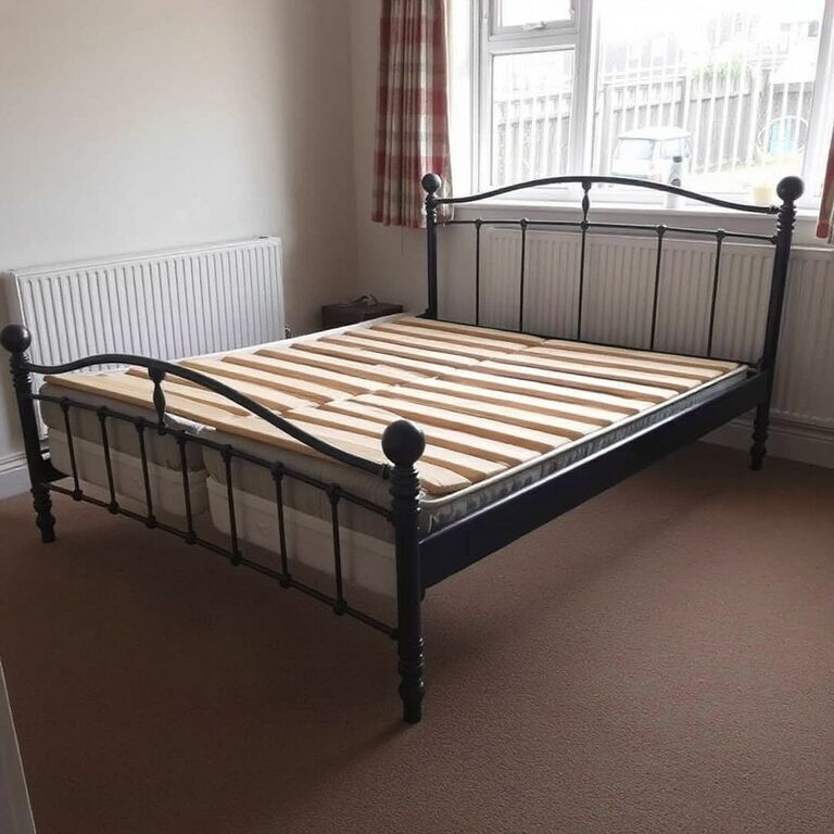 Double bed, good condition — view 1