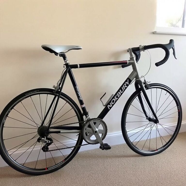 Road bike, as new — view 1
